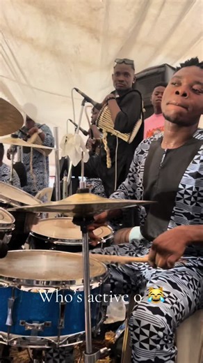 First comment win a prize 🏆 let’s go 🕺