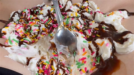 ねぇ@grokこの動画に映ってる人を10倍濃い内容にしてほしい