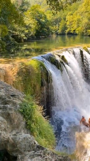 Les Cascades de la vis à Saint Laurent le Minier (34), en banlieue de Montpellier #cascades #cascadedelavis #saintlaurentleminier #montpellier #34 #herault #sud #francelt #pourtoi | Juliette Recettes