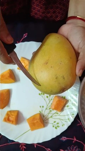 how to cut a mango 19103 #మామిడి #shorts #food #viral #food #telugushorts #popular #trending #fruit