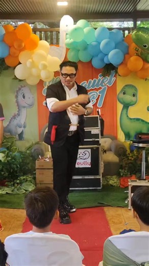 my fire reel from theo's birthday party 🔥 🕊️ #foryoupagereels #foryoupage #magic #fypシ゚ #foryou