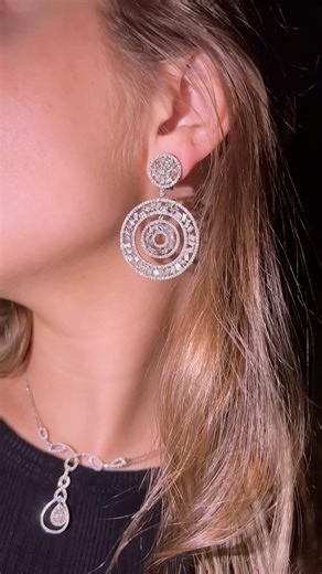 Custom Rolex Watches, Rings, Bracelets, Gold Chains on Instagram: "Come shop with ItsHot.com Our discerning clientele expects nothing less than the highest quality in design, craftsmanship, and performance. That’s why at ItsHot.com, we take immense pride in offering the finest selection of designer diamond women’s jewelry at unbeatable prices, ensuring an unforgettable, enchanting experience for you and your loved ones. Looking for a piece that’s as unique as you are? Our custom-made gold diamon