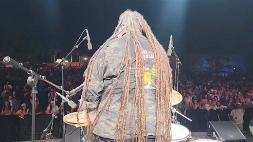 GOMBA JAHBARI la escuela del REGGAE ROOTS termina su EXITOSA presentación en COLOR CARIBE !!! Rumbo a la Celebración de sus 25 años en la Musica. Este 2026 tendra varias celebraciones especiales... | Tiempos