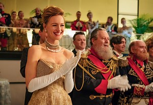 'The Romanoffs' Star Kerry Bishé on Why She Loved This Role