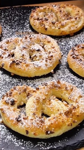 Die leckersten Quark-Brezeln überhaupt! 🥨🤫 So unnormal cremig & knusprig!