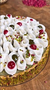 Tarte framboise pistache vanille - Raspberry, pistachio, and vanilla tart 🩷💚 #dessert #baking