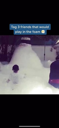 Tag 3 friends who would play in the foam 😶‍🌫️ #foamparty #bubbles #partymachines #partyrentals