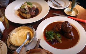 [Mark Wiens]经典瑞典肉丸+鲜嫩多汁鹿肉排_哔哩哔哩_bilibili