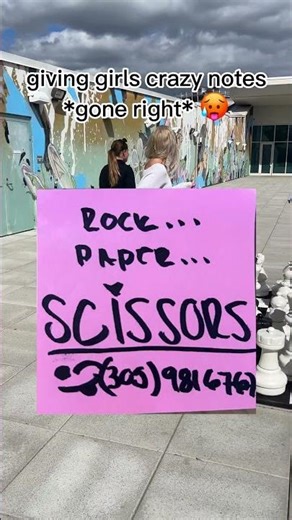 Handing out special notes 😳