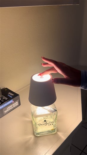 Cute Nightstand Lamps Ideas for Your Patron Room