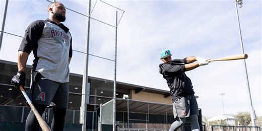 Santana's arrival signals emphasis on defense as D-backs open Spring Training