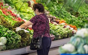 Hausse des prix en magasin: 5 conséquences des tarifs douaniers de Trump sur le Québec