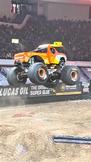 El Toro Loco Looses His Horn! #eltoroloco #monsterjam #monstertruck #monstertrucks #ohno #capcut