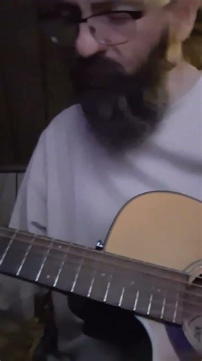 Free falling short strumming loop