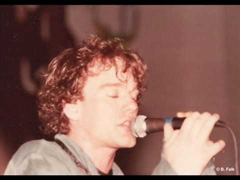 10. R.E.M. Wolves, Lower, Live 1987, Muziekcentrum, Utrecht, Holland
