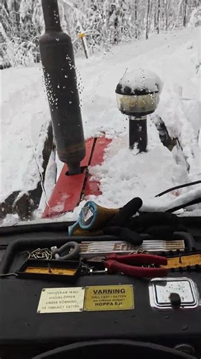 Körning med snöslunga och Volvo bm 650 4/1 2026