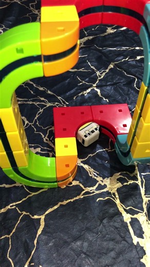 🚂 Incredible Magnetic Train Track Set Vertical Driving & Wall Climbing Fun!🎉 #imalidotcom