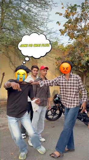 “Bina Hath Lagaye Coca Cola Piyo – Jeeto iPhone 17 Pro Max 😱” #vlog #shorts