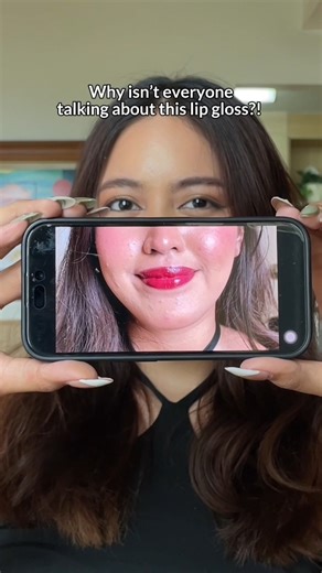 Swipe through Ultra Color Lip Gloss! ✨ Experience ultra glossy lips with nourishing formula and non-sticky wear. #UltraLipGloss #AvonPH | Avon Philippines