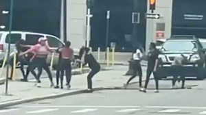 VIDEO: Girls brawl outside Shake Shack in Detroit