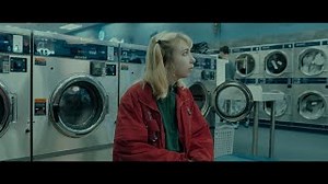 Beach Bunny - Prom Queen