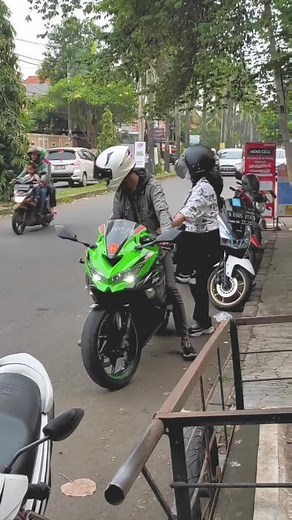 Exciting Kawasaki Ninja ZX 25R Sound Compilation