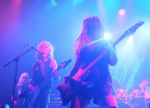 27 Best Female Punk Bands Ever (2025 Update) - Guitar Lobby