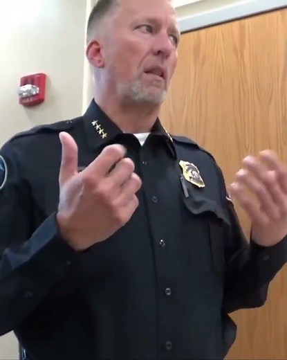 Chief Of Police Demands ID Cookie for Entry! COP gets OWNED #idrefusal #firstamendmentaudit