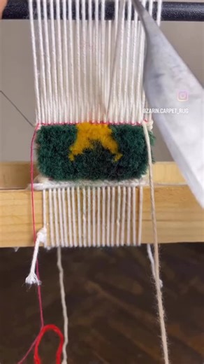 ‎آموزش قالیبافی و گلیم زرین‎ | Discover three traditional artistic knots used in Persian carpet weaving to create sharper details and richer textures. These knots are... | Instagram