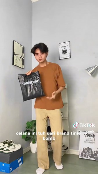 Trendy Parachute Pants Outfit Ideas for Men | Timebomb Track Pant Fashion