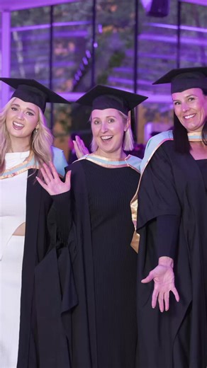 As a Monash alum you’re part of a thriving community of 500,000 . Whether you graduated last year or decades ago, you can enjoy exclusive benefits to help you thrive. | Monash University