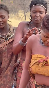 8.8M views · 33K reactions | The Mutua women of Angola perform ancestral dances with firm, rhythmic movements, accompanied by singing and drumming. These dances express identity, feminine strength, and spiritual connection, and are often performed in rituals, celebrations, and important community events. #fblifestyletyle #inspirationofafrica | Quim Fàbregas - Fotografía y Viajes. | Facebook