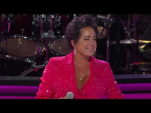 Kelly Lang's (Entire) Grand Ole Opry Performance 10/10/23
