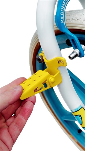 Durothethird / Graff / Vintage BMX on Instagram: "GT fork standers in my 1987 Dyno Pro Compe. Also featuring @flitebmx DYNO pads and @amegrips on the handlebars 🔥 @durothethird #custombike #durothethird #vintagebmx #oldschoolbmx #gtbikes #bmx"