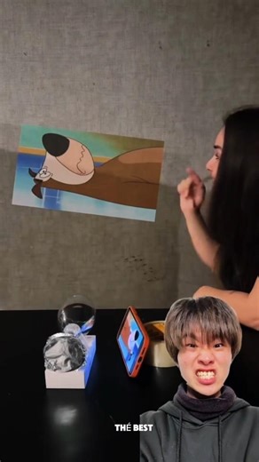 اصنع بروجكتر سينمائي في منزلك بورق الألمنيوم فقط 📽️✨