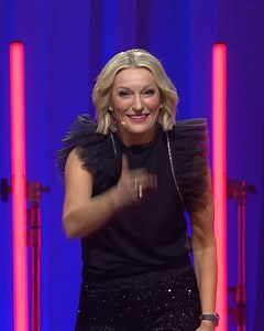 "Das ist der Lieblingswitz meiner Oma!" Du hast die letzte Live-Performance aus der Olympiahalle von Monika Gruber verpasst? Dann hol dir dein Streaming-Ticket und schau dir die Show jetzt noch an.👇 https://www.servustv.com/l/monika-gruber/ #ServusKabarett: Monika Gruber - Das Finale bei ServusTV On streamen! #ad | ServusTV