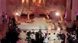 Bride dancing for her husband 󾌱 | Dreamwedding4u