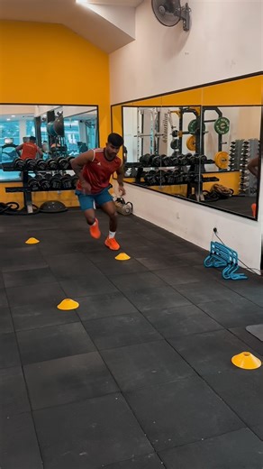 The application of plyometrics in rehabilitation has a number of benefits such as increase strength, improve coordination and control of the joints and muscles, improve an athlete’s reaction time and reduces risk of reinjury while returning to sports. Let us help develop a comprehensive rehabilitation programme for you. Book an appointment with us. To learn more, call 03-77733986 or Direct Message on Instagram or Facebook #physiotherapy #physio #physiotherapymalaysia #rehabilitation #rehab #knee