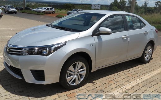 Toyota Corolla 2015: test-drive e comparativo de consumo