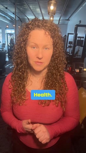 In Body by Science, Dr. Doug McGuff explains an important truth about modern medicine: most doctors are expertly trained to treat sick populations, not to guide well care. That’s not a criticism — it’s a structural reality. Because physicians primarily see people after problems appear, they’re not always in the best position to advise on how to prevent decline, especially when it comes to age-related muscle loss (sarcopenia). This is where proper strength training becomes critical as we age. Sup