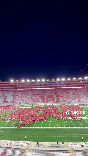 W is for WISCONSIN! ❤️ This is all for a picture—and look how it all comes together! 📸 UW-Madison welcomed the Class of 2029—8,500 freshman and 1,200 transfer students. This week new students were invited into Camp Randall for a Fifth Quarter celebration with the Chancellor. They learned the important things—campus traditions like