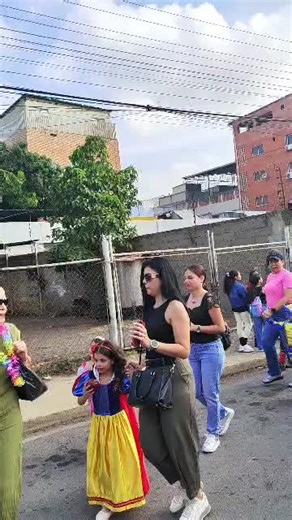 Videos de lluvia furiosa samba show (@lluviafuriosasambashow) con “sonido original - lluvia furiosa samba show”