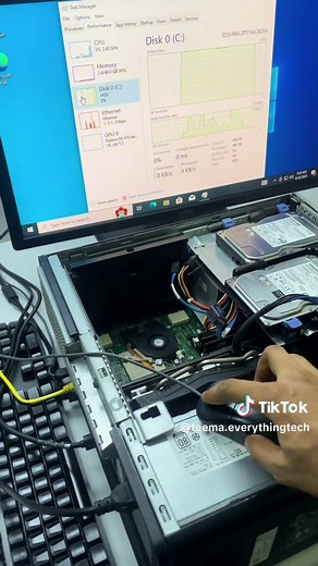 Effects of Removing a Hard Drive from a Running PC