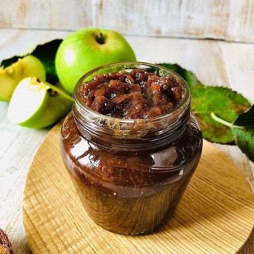 Spiced Apple Chutney With Red Onion - Kitchen and Other Stories