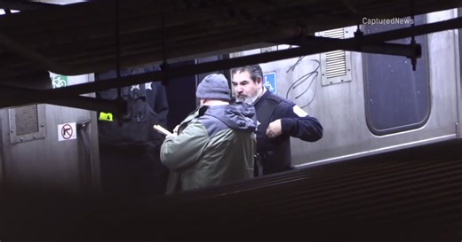 No one in custody after 2 people are stabbed at CTA Red Line stop