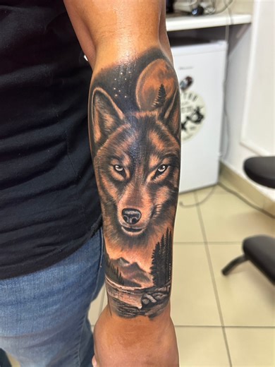 I don’t usually redo other artists’ work, but this piece was tricky as the original design had actually shrunk in on the side changing the dimensions a little. She asked me so kindly that I couldn’t say no 🙏🏽 I’m not here to point fingers, the past doesn’t matter… what matters is giving her something she’s happy to wear here on out. Let me know what you think of the redo! 📍Blake Ink Tattoo & Piercing Studio, 1 Lower Main Road, Observatory Cape Town 📲 076 903 2356 #tattoo #tattooredo #tattooa