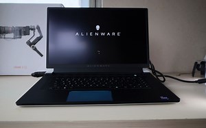 外星人x17开箱，你们的砖翻车了吗？内存条不行实锤了，散热拉跨。不急的等等，不过美行还是很香。感谢@刘航小兵