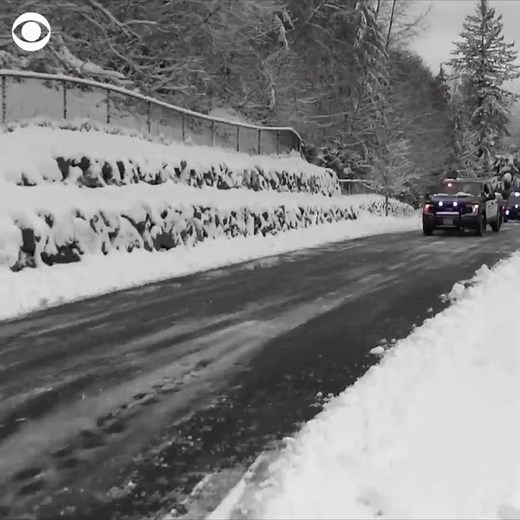 9.3M views · 139K reactions | COPS VS KIDS: Kids in Washington State were having a snow ball fight when local police officers decided to join in on the fun -- resulting in an epic battle ❄️ | CBS News | Facebook