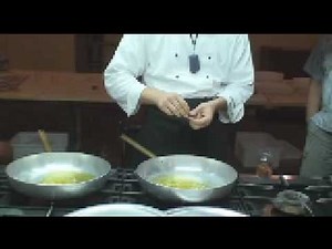 The best of Italian cooking - cook with Simone! Pasta with delicious clams - Italian Food