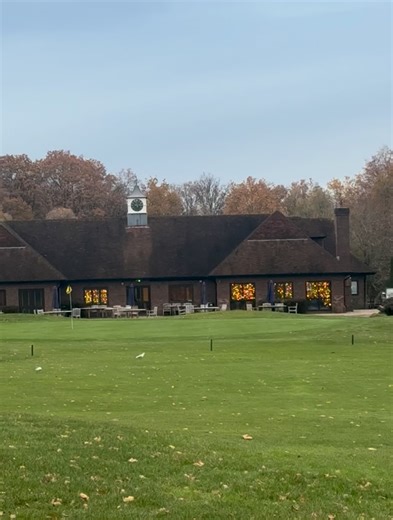 The clubhouse truly comes into its own in the colder months, a space that’s warm, welcoming, and full of festive charm. By day it’s a cosy spot for members and visitors to enjoy the bar and restaurant, by night it comes alive with quiz nights, private parties and seasonal celebrations. ✨🎄 | Sutton Green Golf Club